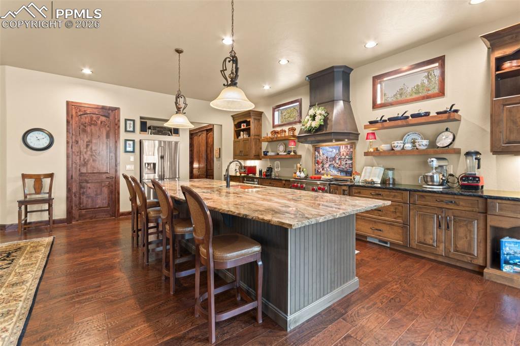 Image 18 of 49: Kitchen