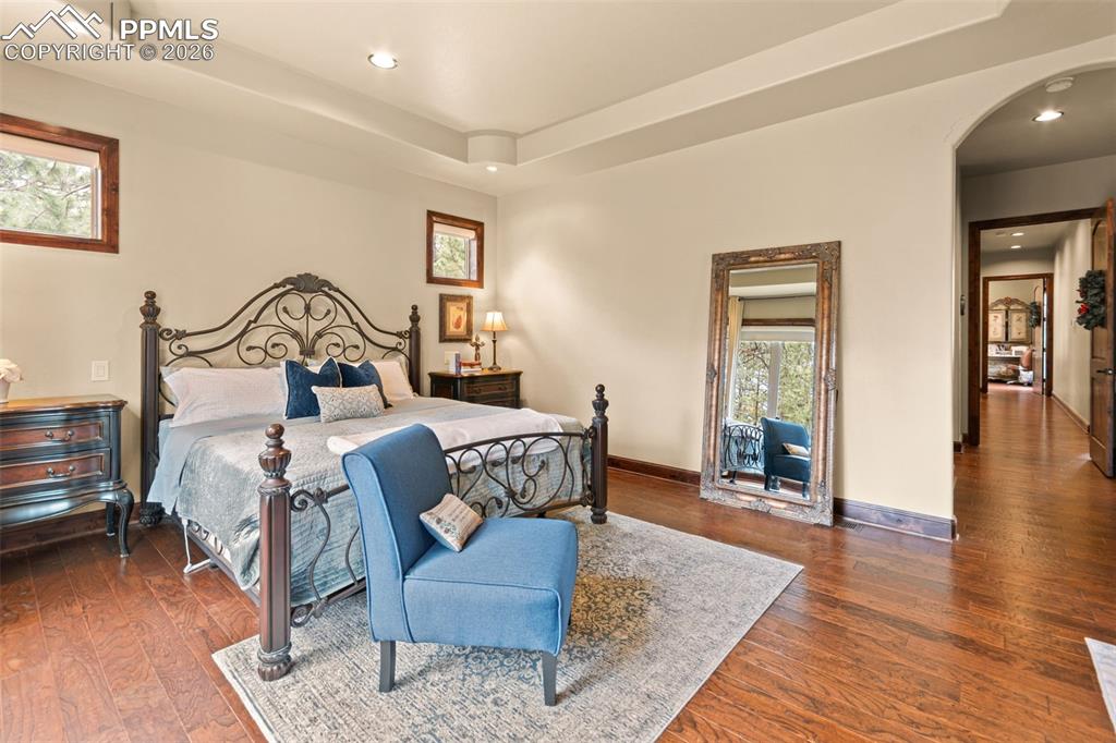 Image 23 of 49: Bedroom