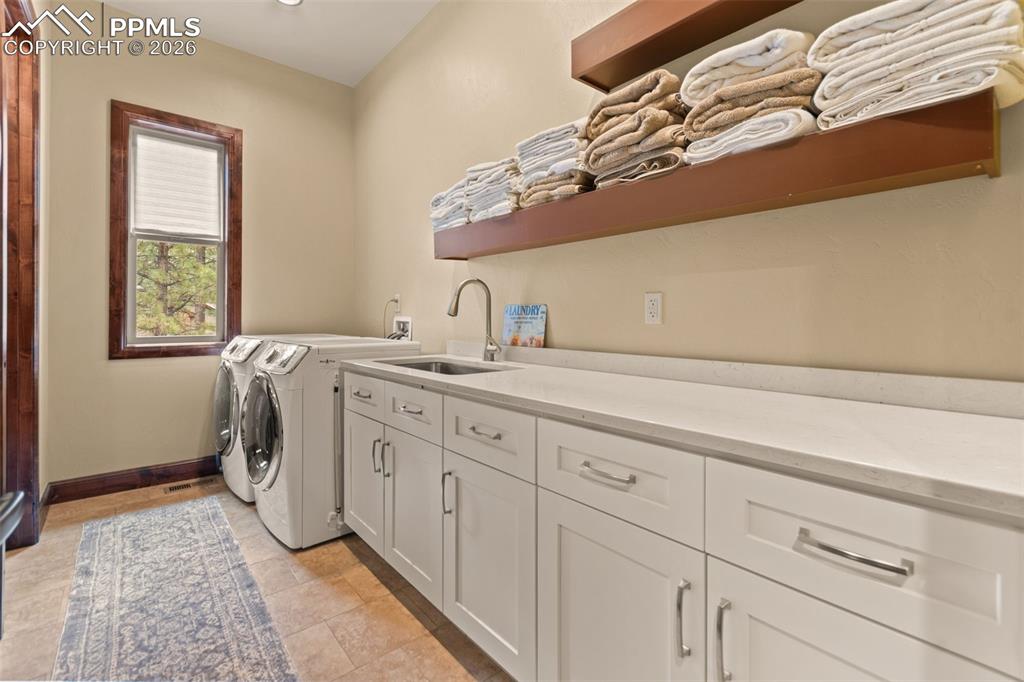 Image 27 of 49: Laundry