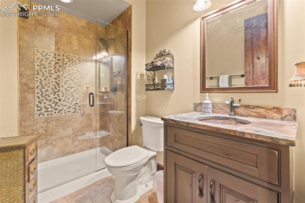 Image 30 of 49: Bathroom