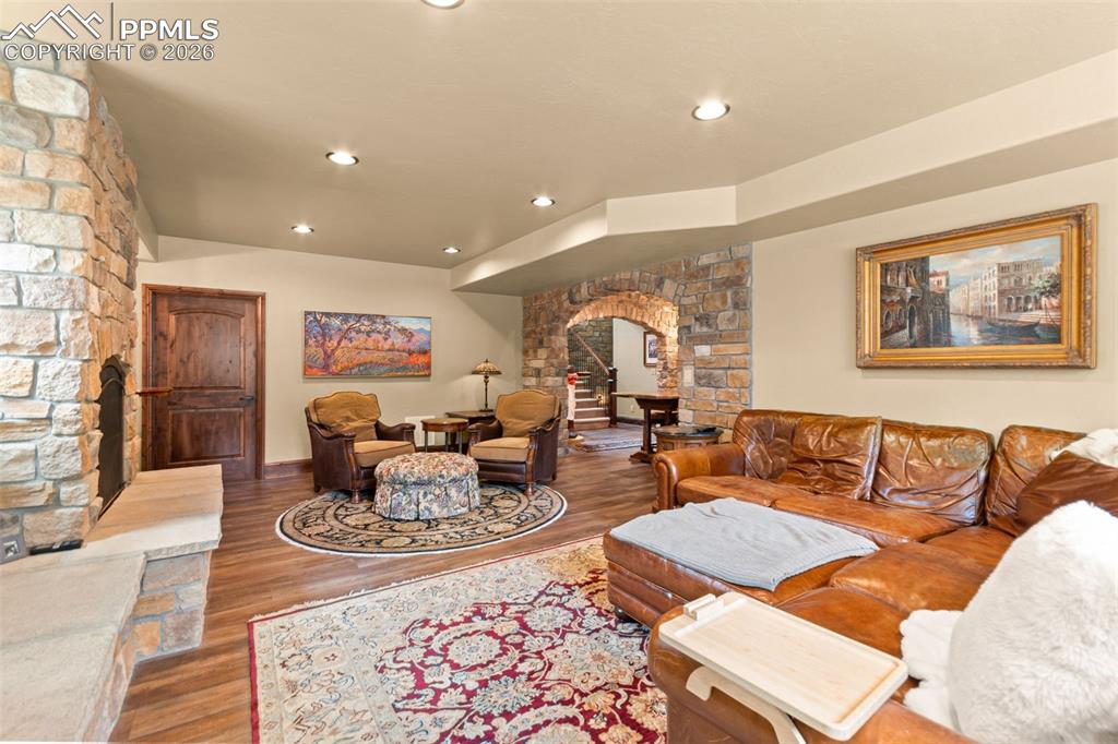 Image 37 of 49: Living Room