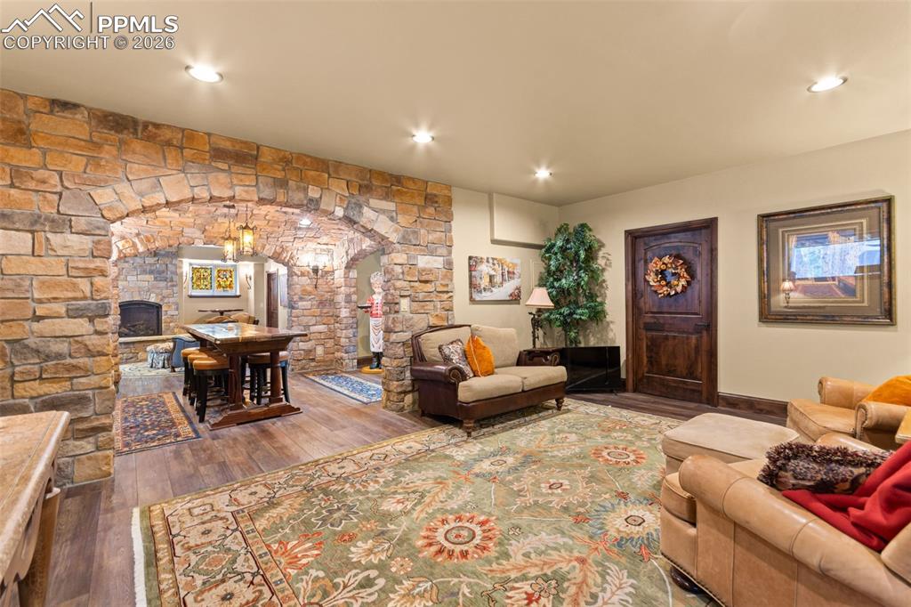 Image 39 of 49: Living Room