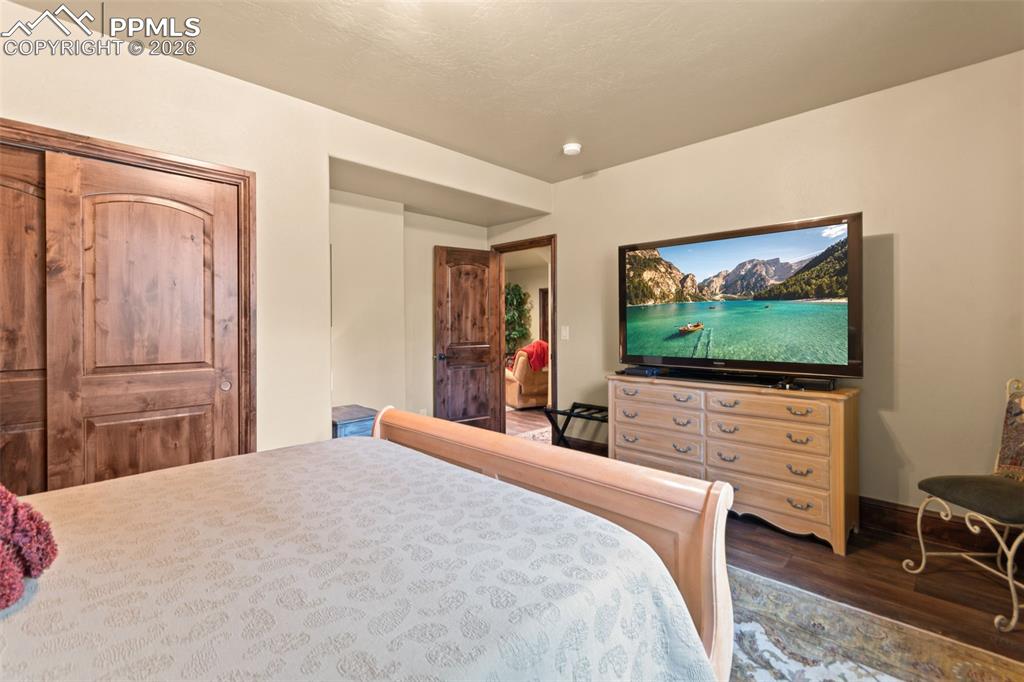 Image 41 of 49: Bedroom