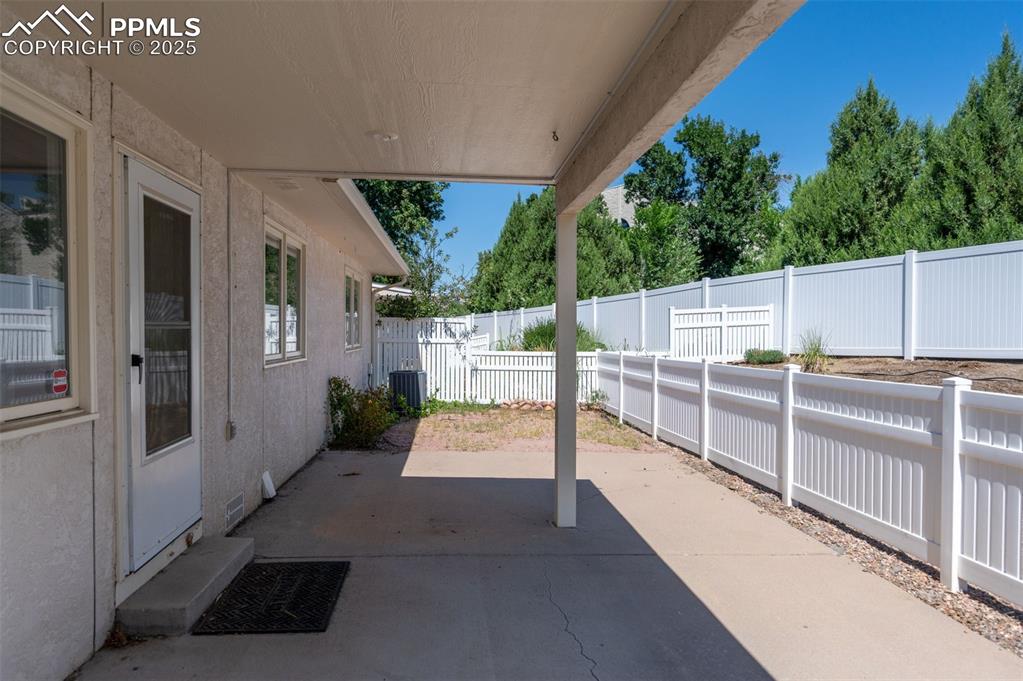 Image 27 of 32: Patio