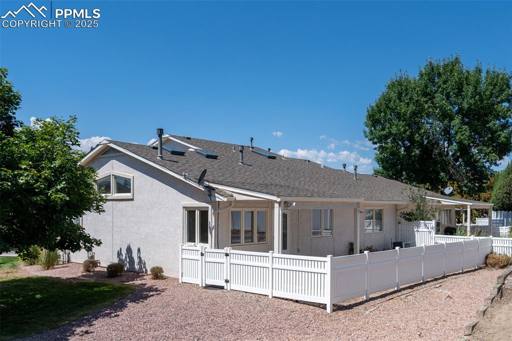 Image 30 of 32: Back of Structure