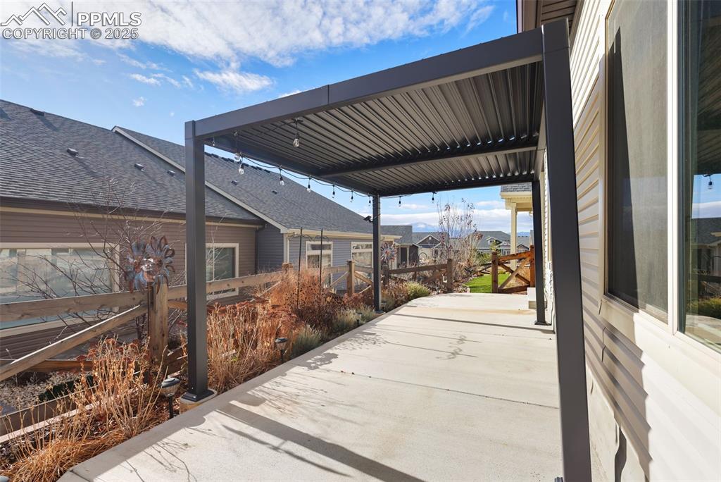 Image 23 of 36: Back patio 