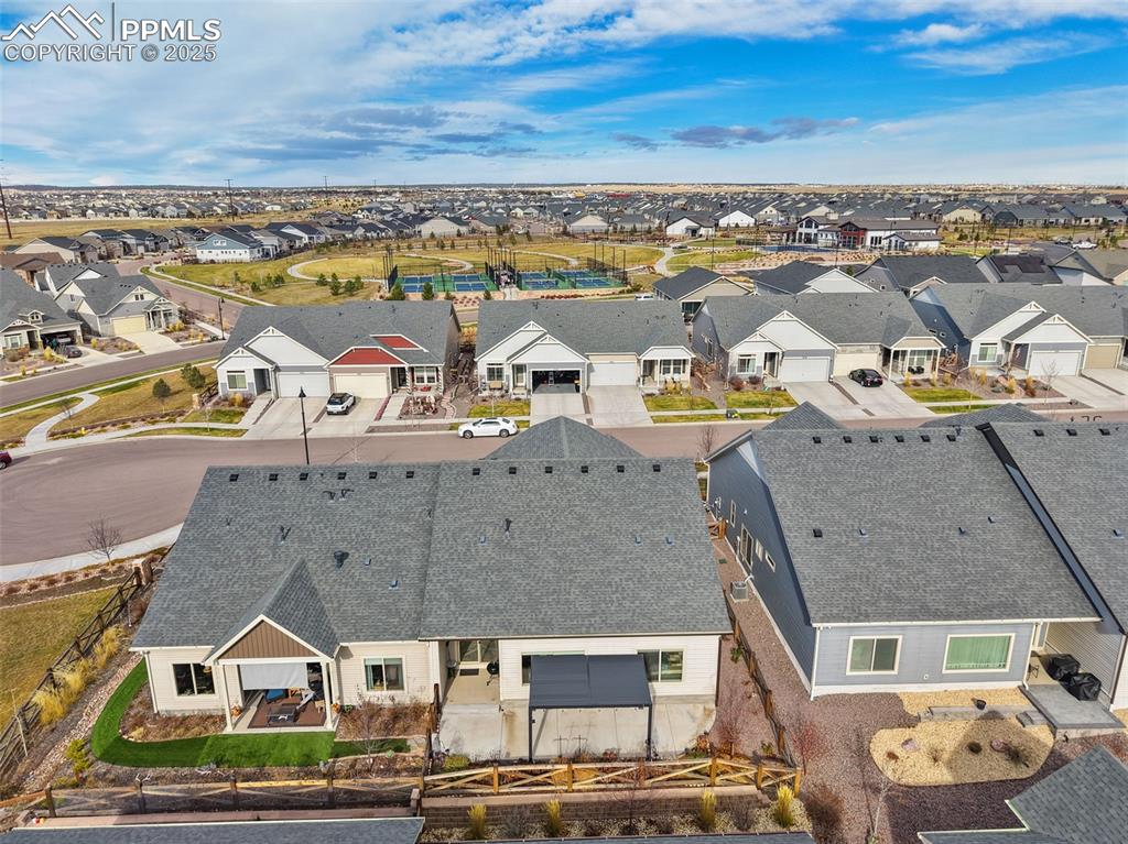 Image 27 of 36: Neighborhood View