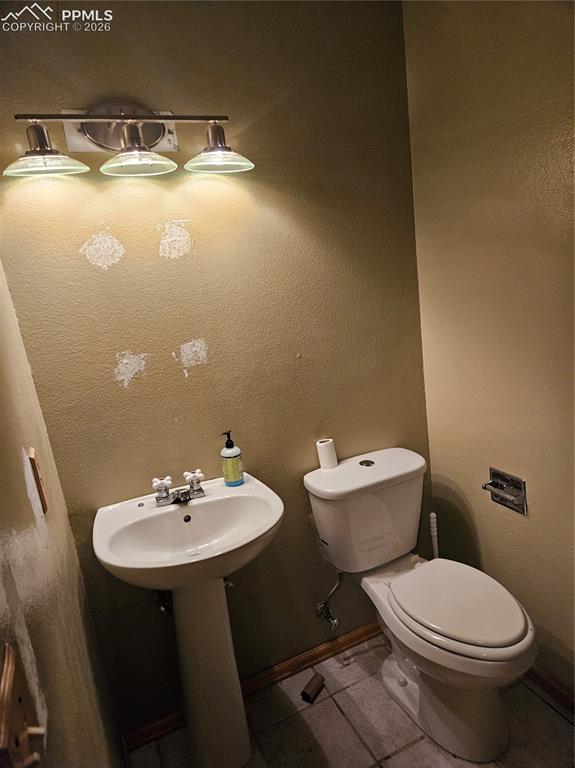 Image 6 of 24: Bathroom