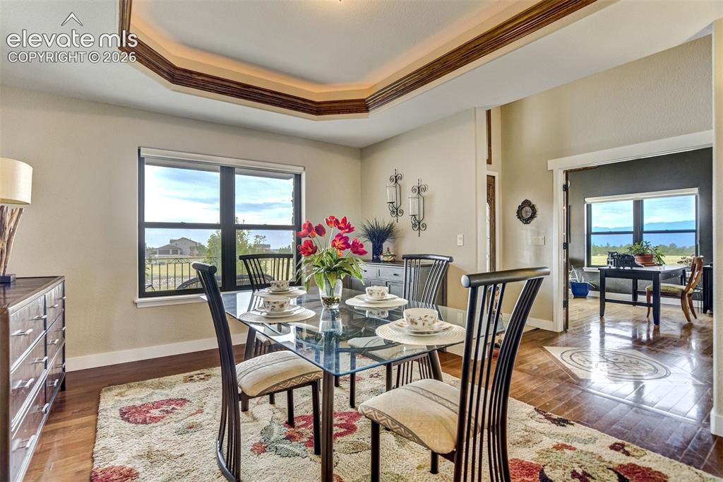 Image 12 of 46: Dining Room