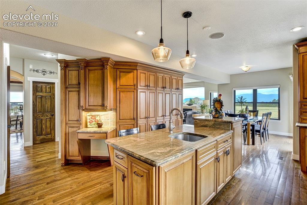 Image 6 of 46: Kitchen