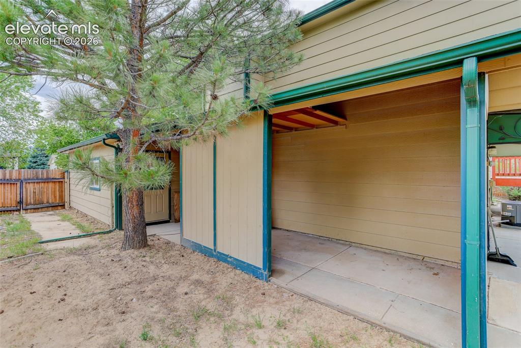 Image 18 of 20: Lean-to storage space