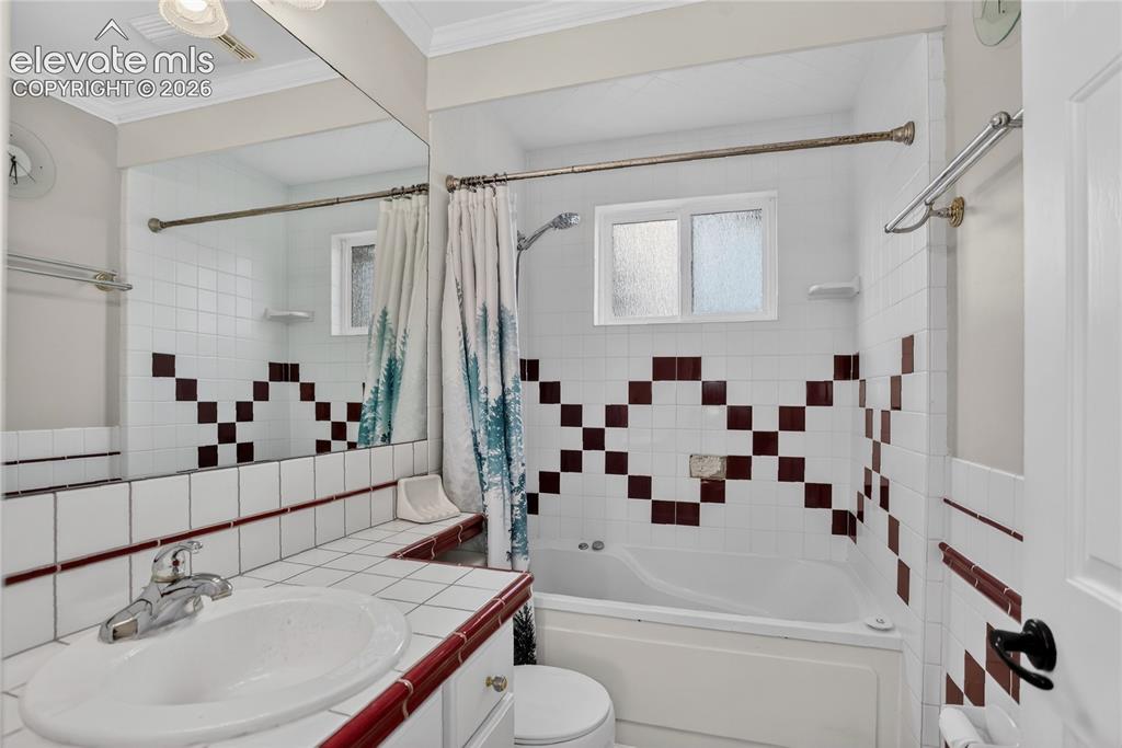 Image 9 of 20: Full bathroom - upper level