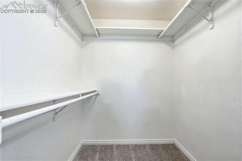 Image 23 of 50: Closet