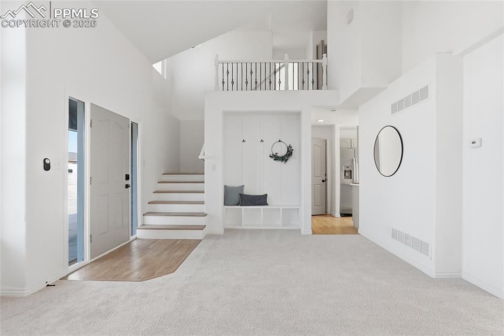 Image 6 of 50: Entry