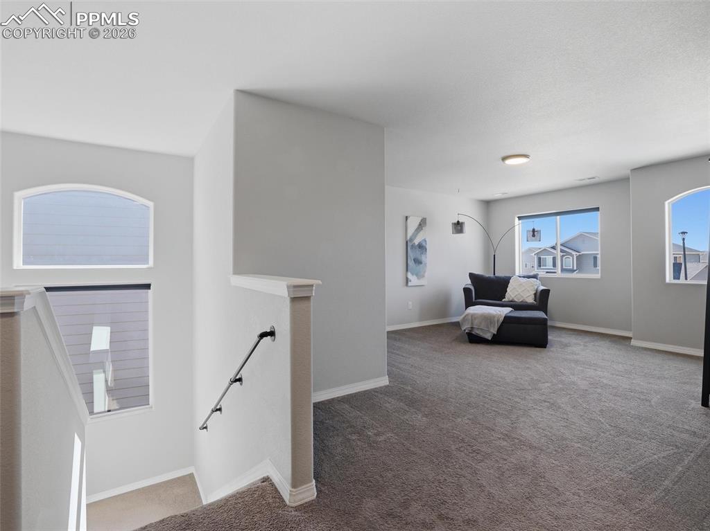 Image 15 of 45: Sitting Room