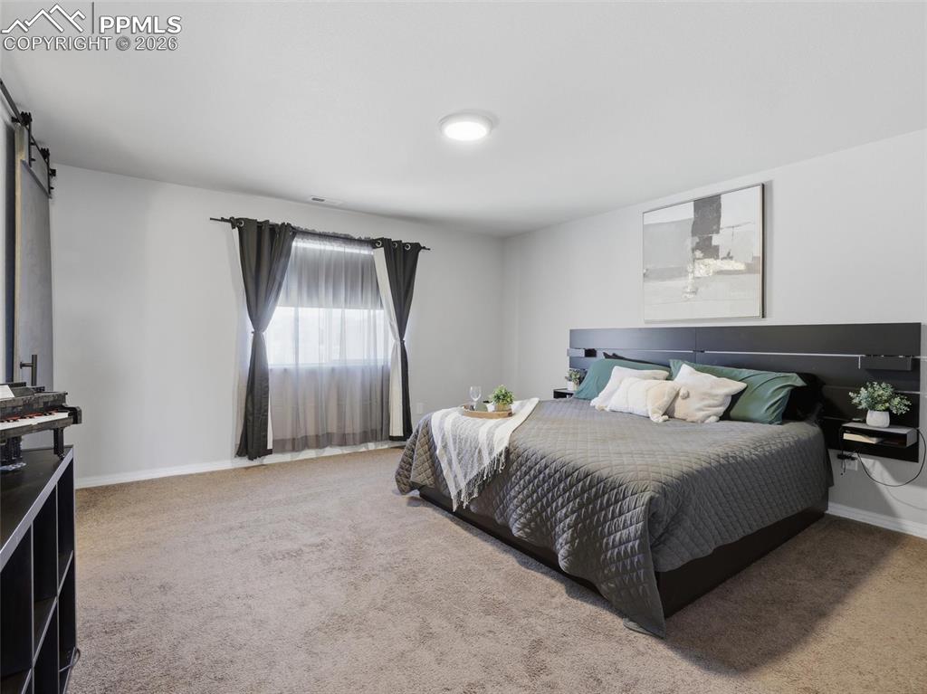 Image 18 of 45: Bedroom