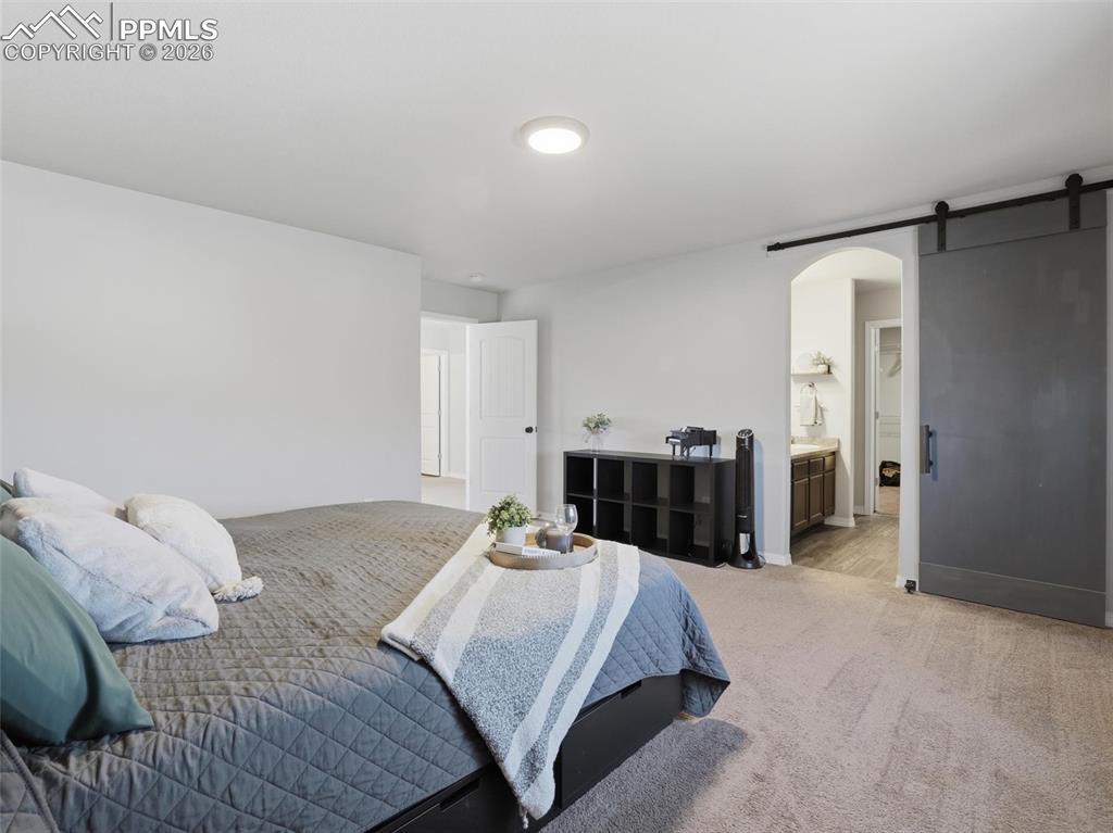 Image 20 of 45: Bedroom