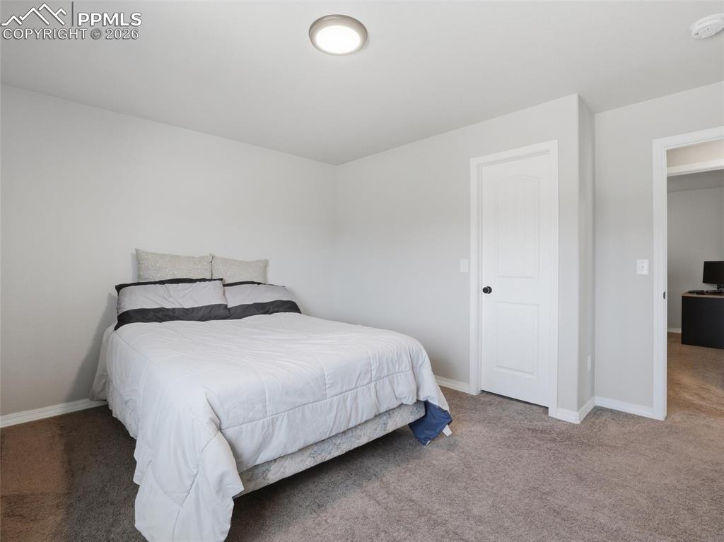 Image 24 of 45: Bedroom