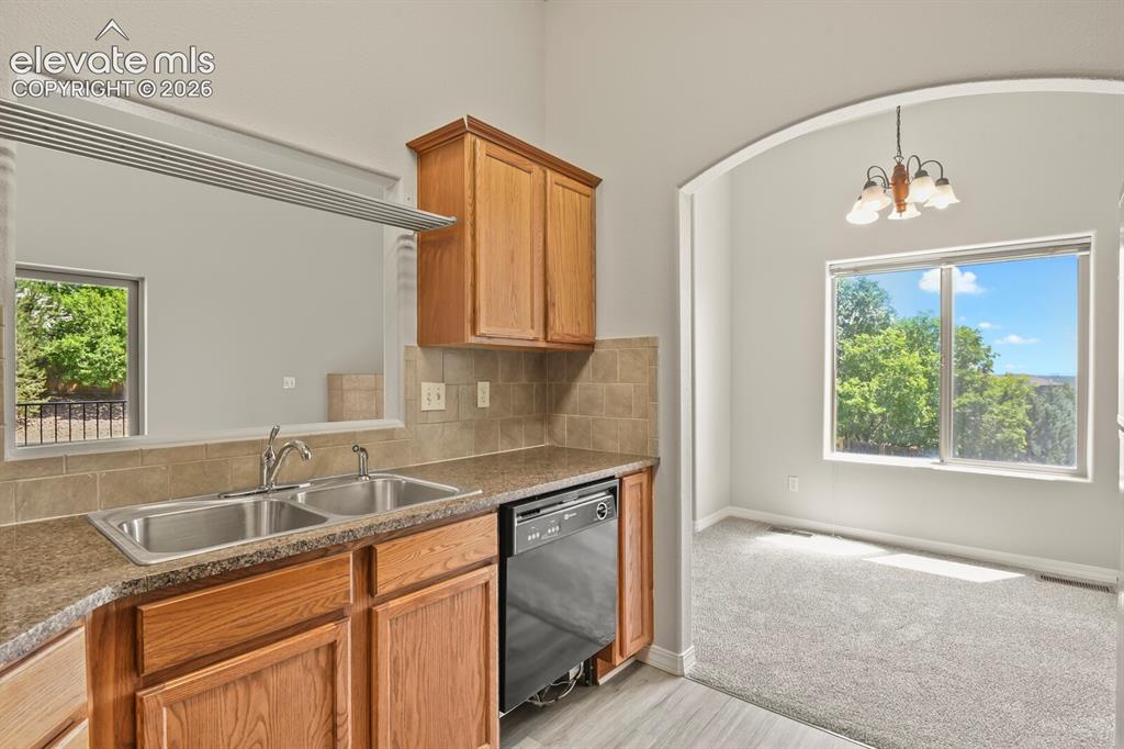 Image 12 of 28: Kitchen