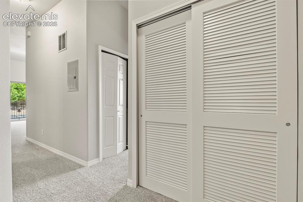 Image 14 of 28: Hallway