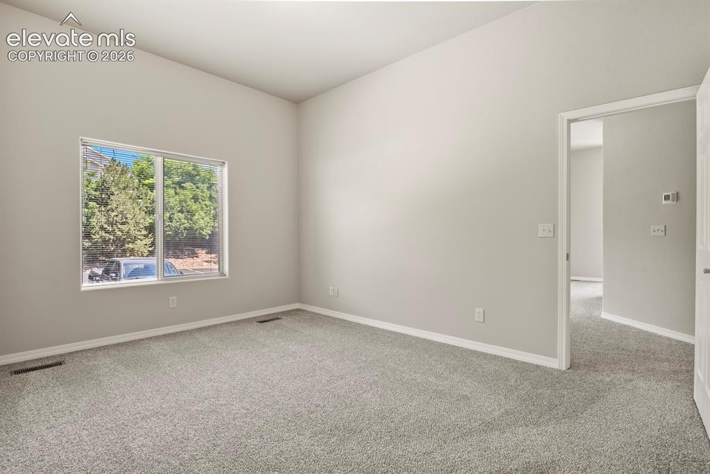 Image 18 of 28: Bedroom