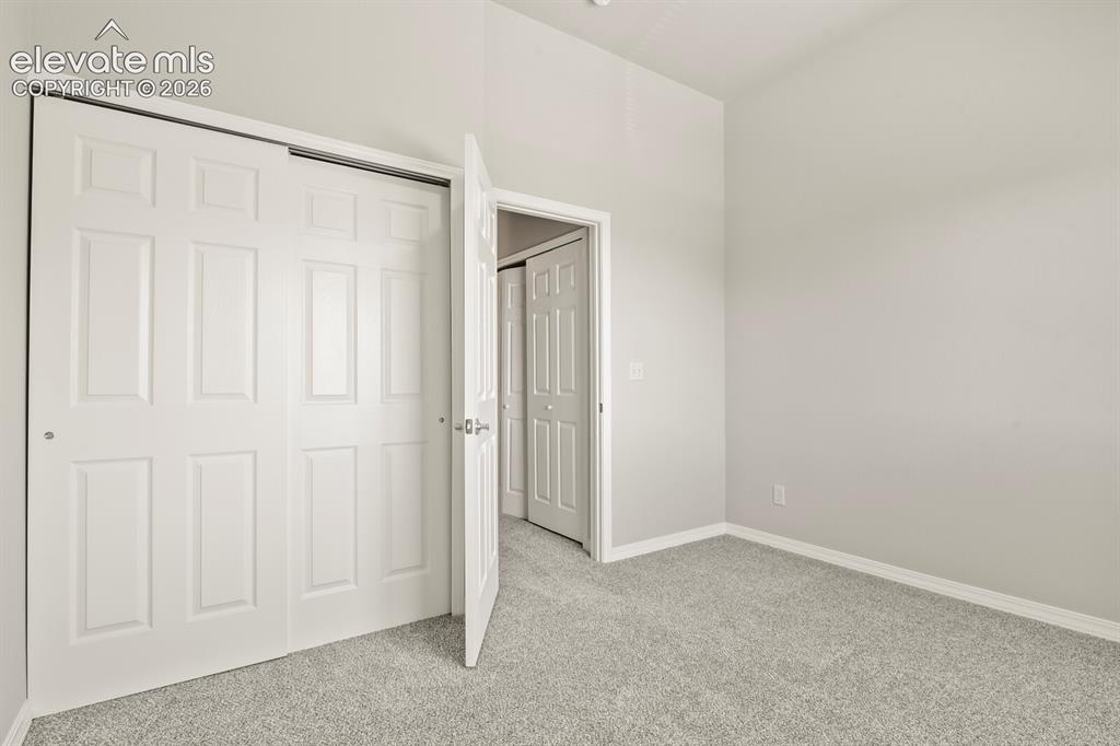 Image 21 of 28: Bedroom