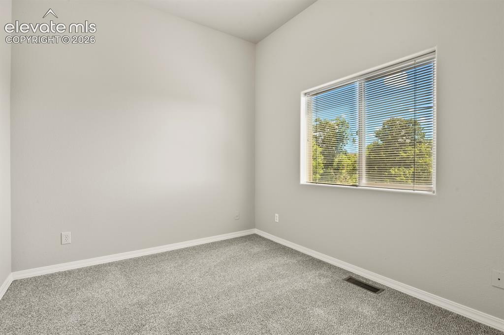 Image 22 of 28: Bedroom