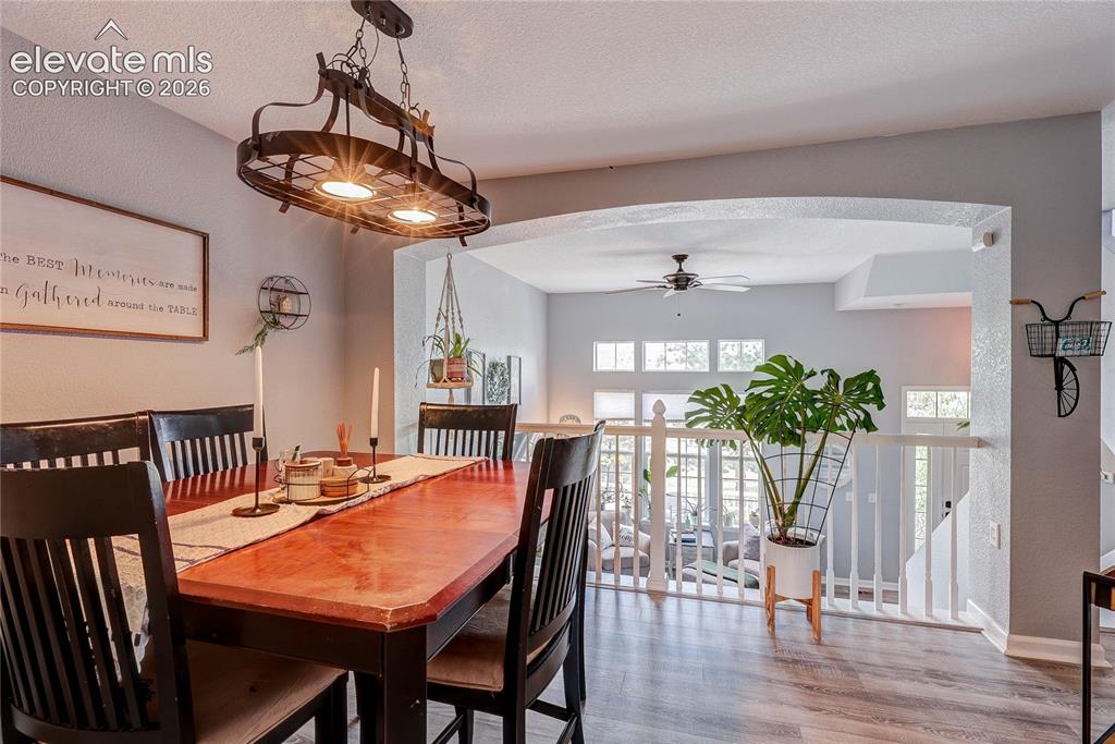Image 10 of 35: Dining Area