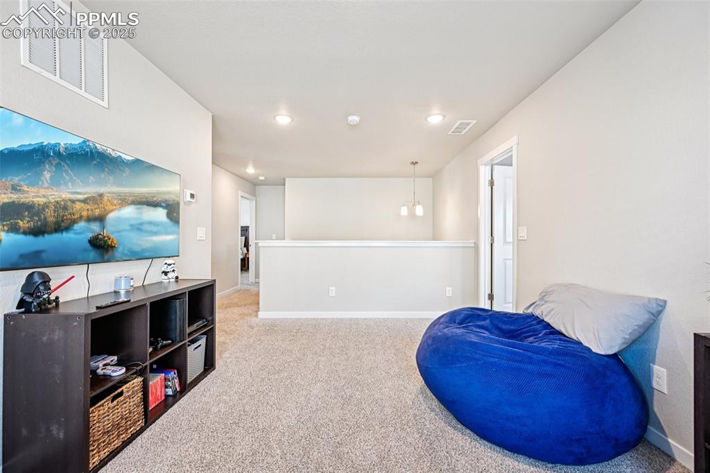 Image 37 of 50: Loft 