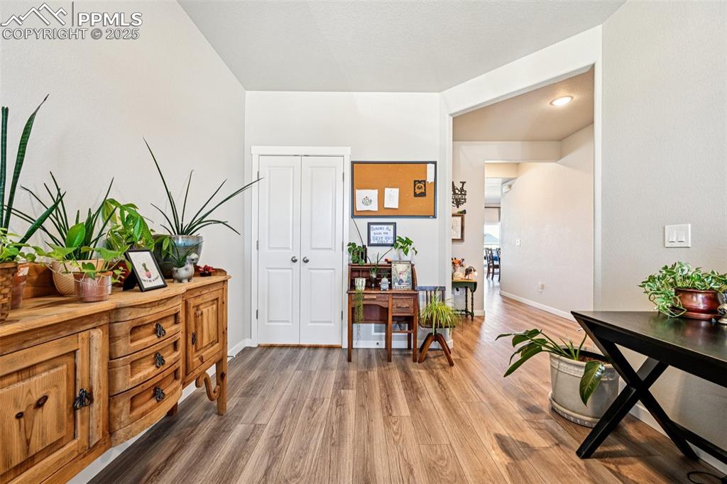 Image 6 of 50: Additional view of the office