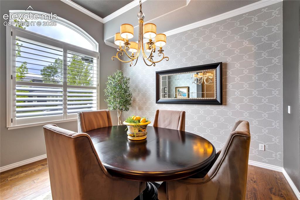 Image 17 of 50: Dining Area
