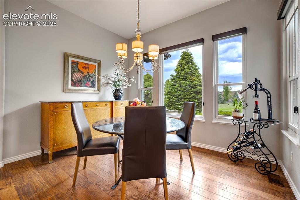 Image 9 of 50: Dining Area