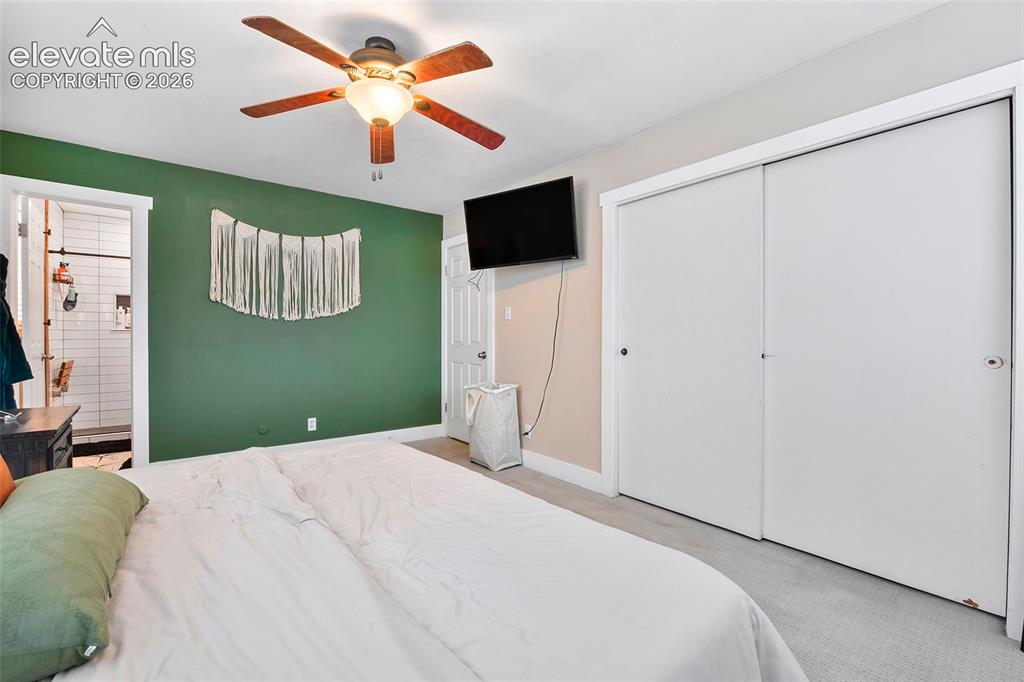 Image 22 of 42: Bedroom