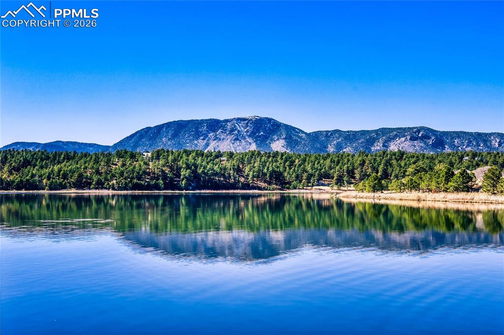 Image 30 of 30: Monument Lake 