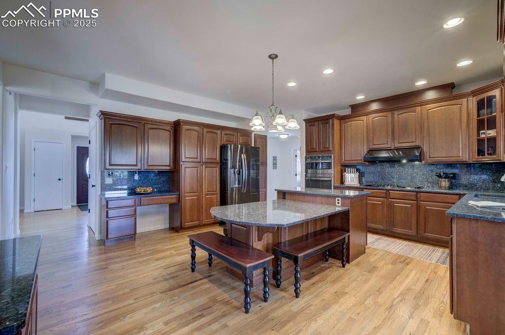 Image 10 of 43: Kitchen