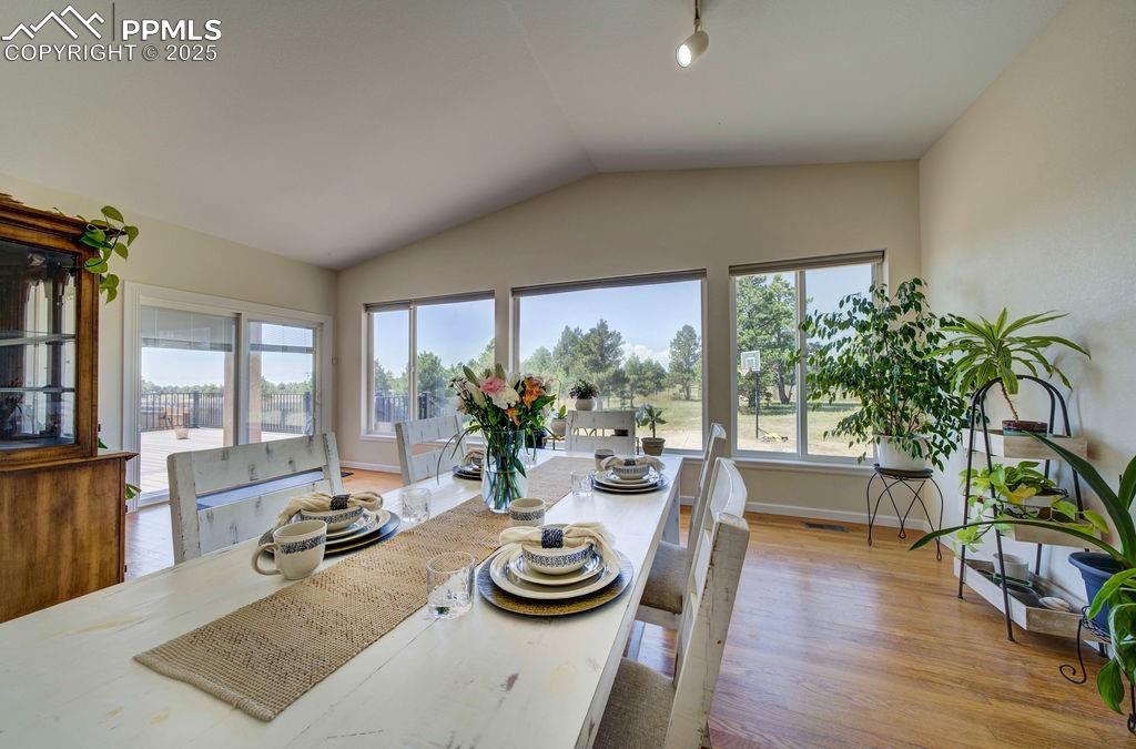 Image 11 of 43: Dining Area