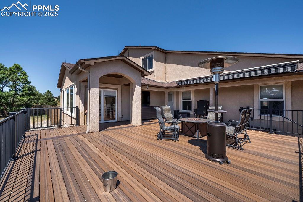 Image 39 of 43: Deck