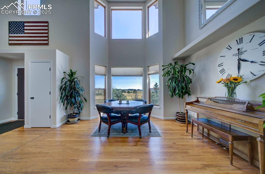 Image 6 of 43: Dining Area