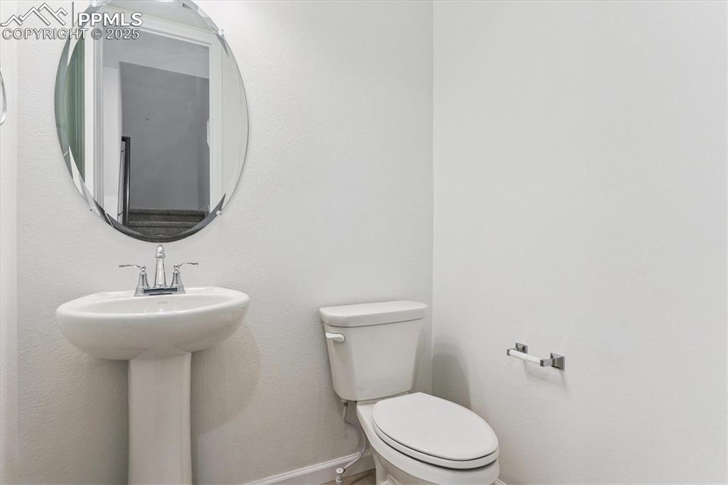 Image 11 of 20: Bathroom