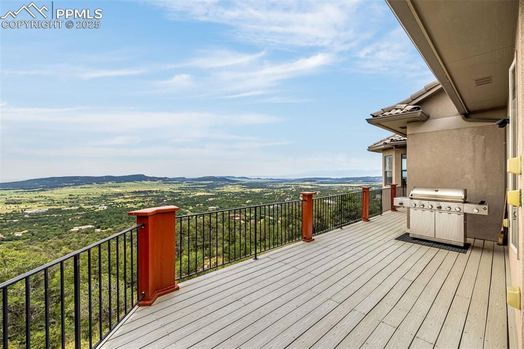 Image 14 of 49: Deck