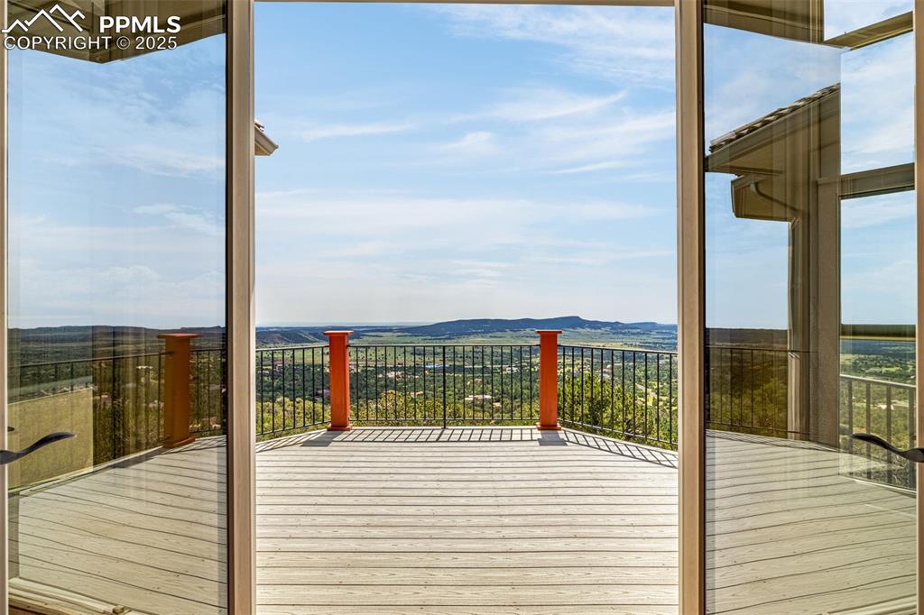 Image 28 of 49: Deck