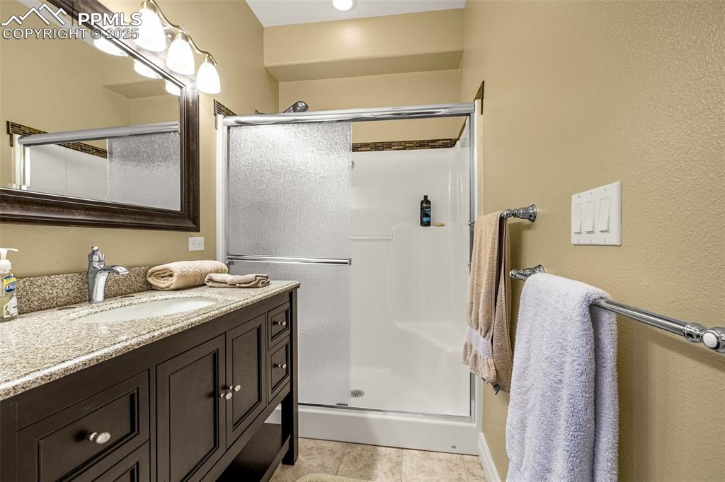 Image 42 of 49: Bathroom