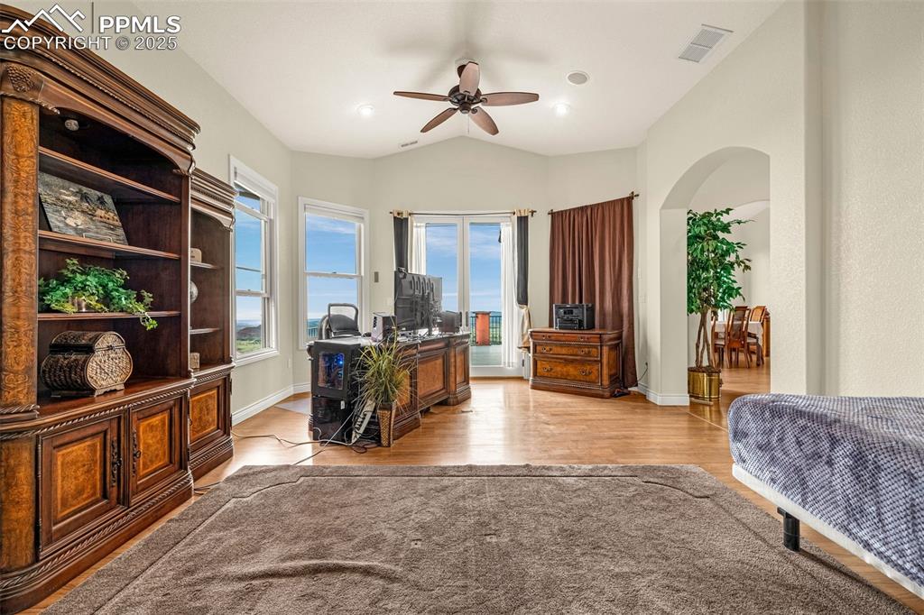 Image 6 of 49: Office