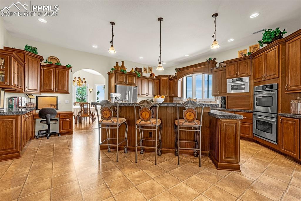 Image 7 of 49: Kitchen