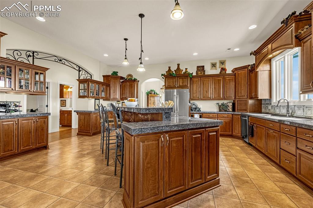 Image 8 of 49: Kitchen