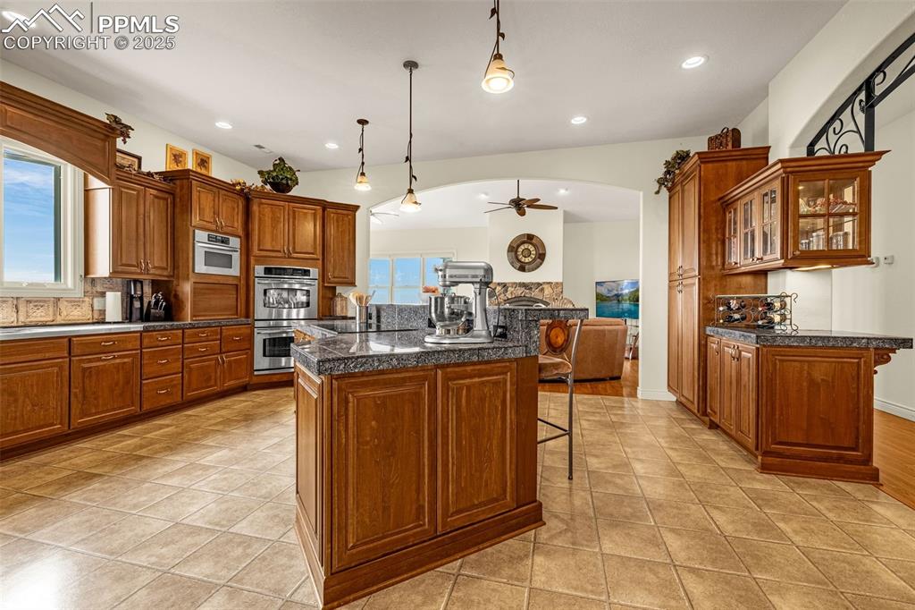 Image 9 of 49: Kitchen