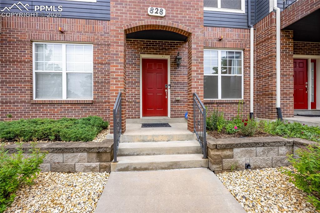 Image 2 of 34: Entry