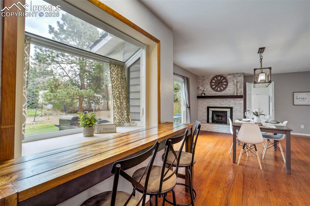 Image 13 of 50: Dining Area