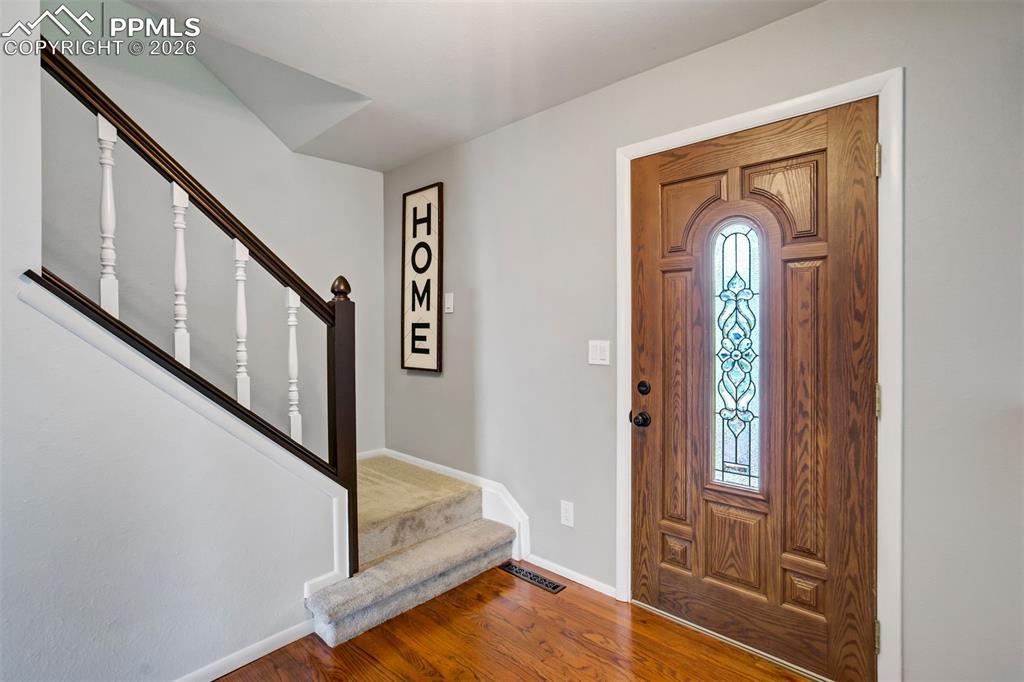 Image 22 of 50: Entry