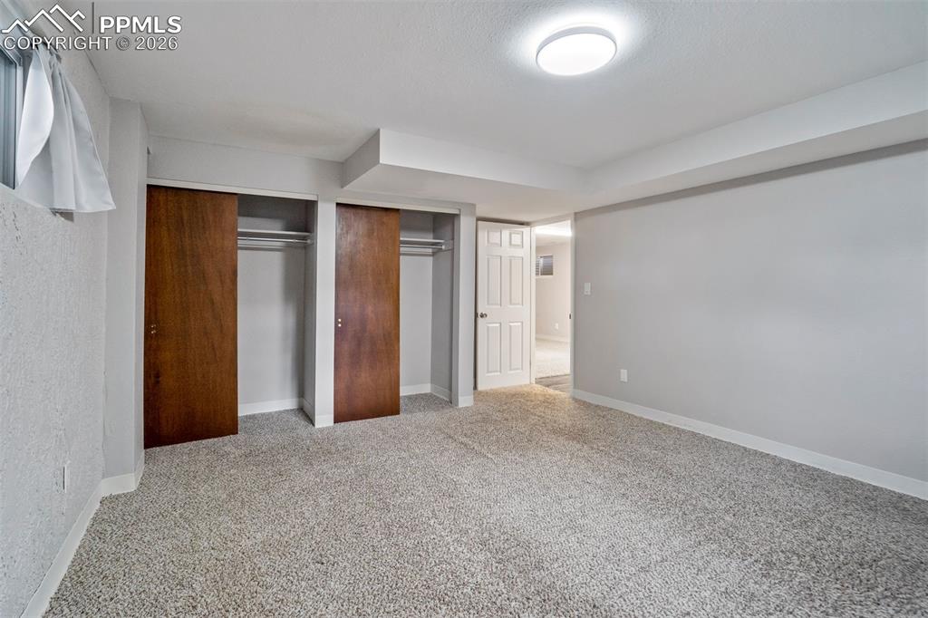 Image 40 of 50: Bedroom